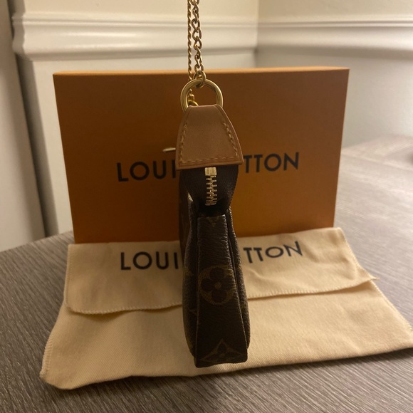 Louis Vuitton Mini Pochette AUTHENTIC/ NO FLAWS - Picture 8 of 15